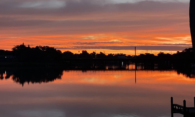 Tropic Cabaña | Manatee Point Cottage, Private Waterfront Getaway
