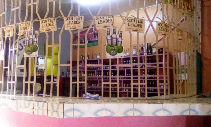 Makindu Cama Y Desayuno | Manchaster Bar Restaurant