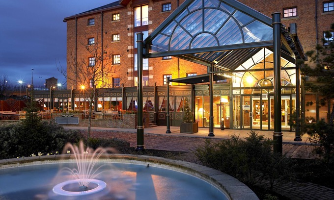 Manchester City Centre Hotel | Manchester Marriott Victoria & Albert Hotel