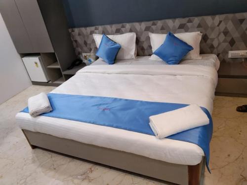 Palsana Hotel | Mandhas club & resort