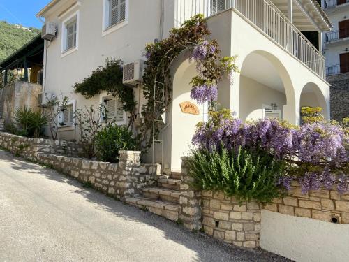 Katavolos Apartamento | Mandraki House Upper, 100m from Kaminaki Beach