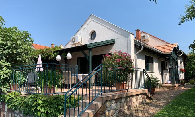 Paloznak Casa | Mandula House