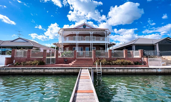 Halls Head Casa | Mandurah Canal Front Luxury Living