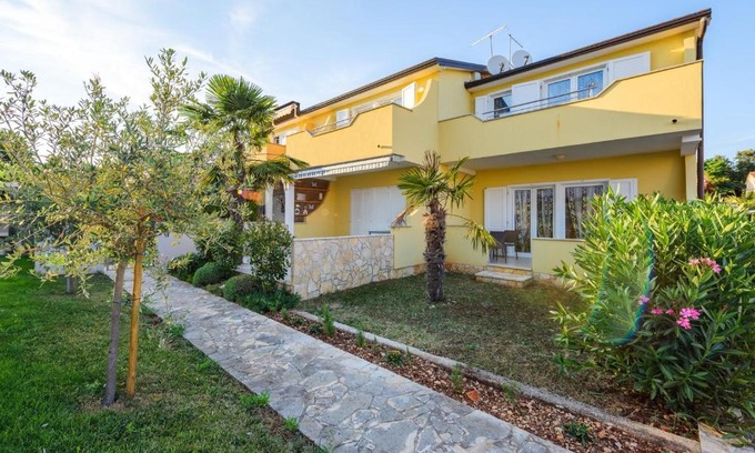 Lovrecica Casa | MANFROI house with apartments