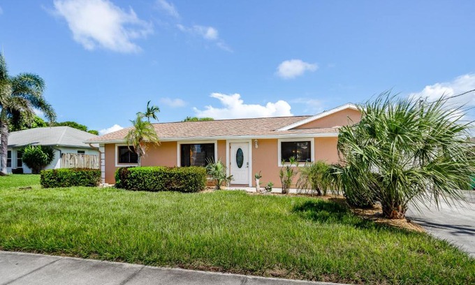 Central Naples Casa | Mango House