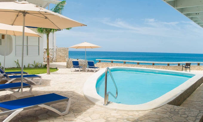 West End Complejo | Begona is a cliffside hotel with stunning views of the Caribbean sunset