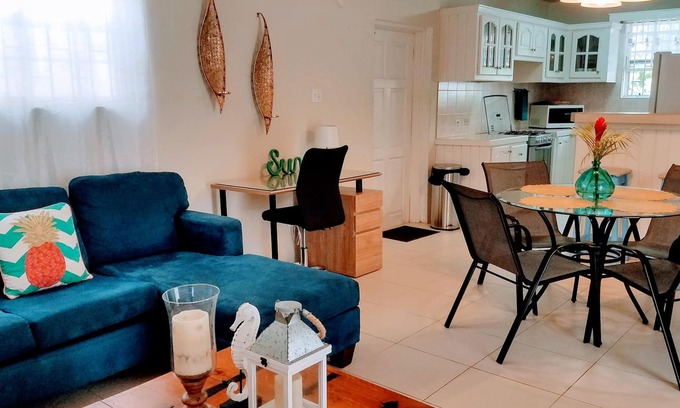 Oistins Condominio | Mangoville cerca de la playa de Dover