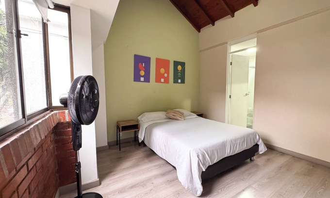 El Poblado Apartamento | Manila by Roots Rentals