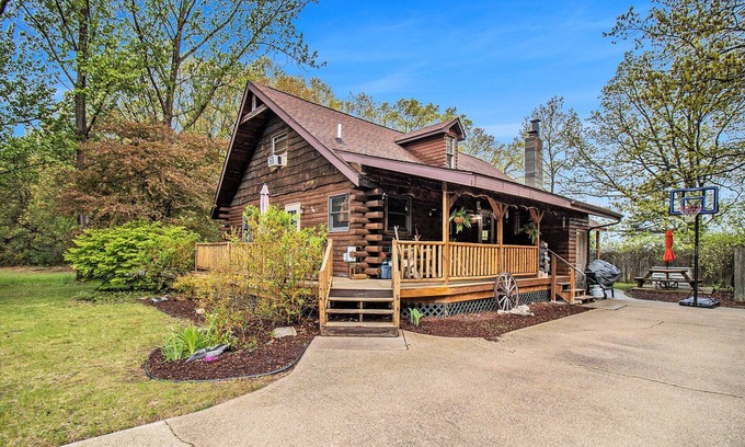 Manistee Cabina | Manistee River Log Cabin at Highpoint Bayou