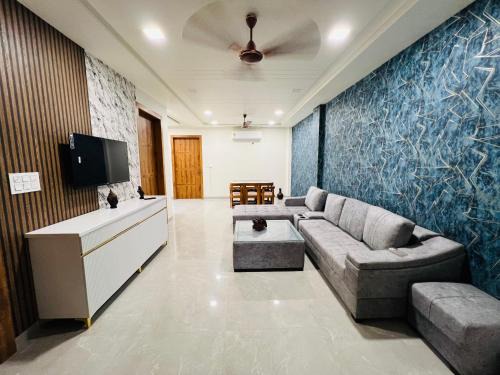 Vrindavan Villa | Manju Sadan