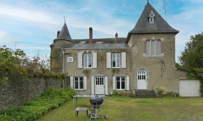 Laval Casa | MANOIR DE LA VALETTE - 8 personnes