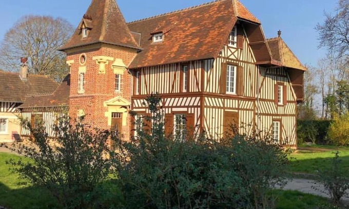 Basseneville Villa | Manoir Normand au cœur d’un Domaine Equestre