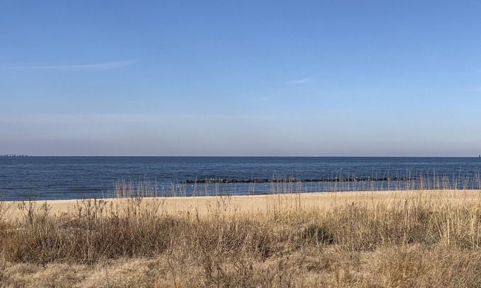 Willoughby Spit Cabaña | Manor and Mutts #2 - Beach Front, Pet Friendly, High Speed WiFi