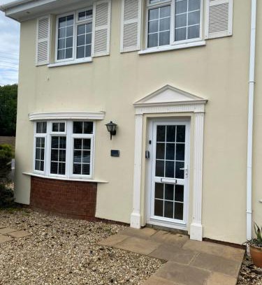 Wrafton Casa | Manor Close