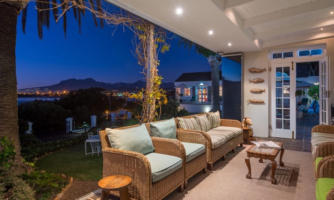 Gordons Bay Central Casa | Manor on the Bay