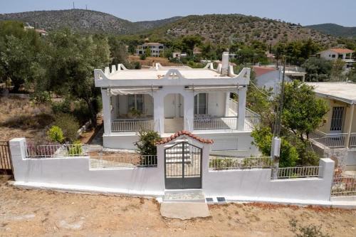 Karakiani Casa | Manos Beach House Salamina