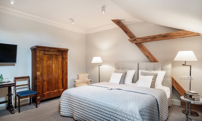 Nowe Warpno Cama Y Desayuno | Manowce Palace - Quadruple Room (Room 13)