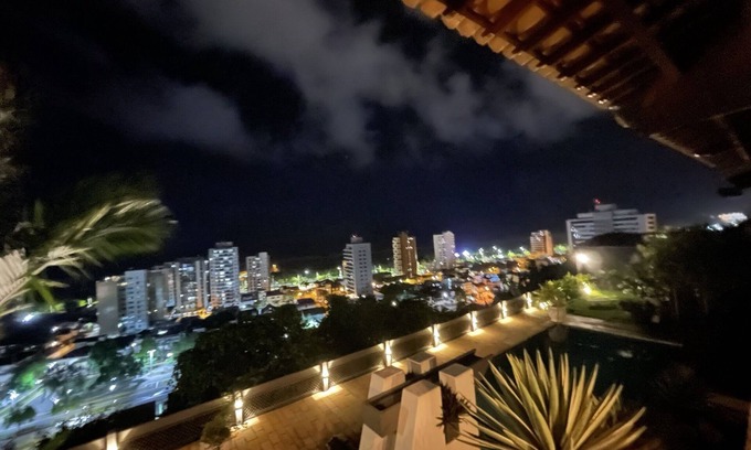Ilheus Casa | Mansão com Vista 180 Graus Para Mar. 1000m2 de Área