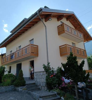 Dimaro Apartamento | Mansarda a Carciato, trilocale in montagna