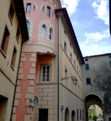 Sarteano Apartamento | Mansarda con solarium panoramico su centro storico di Sarteano vicino alle famose terme della Val d'Orcia