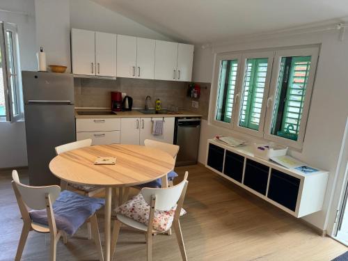 Veli Losinj Apartamento | Mansarda