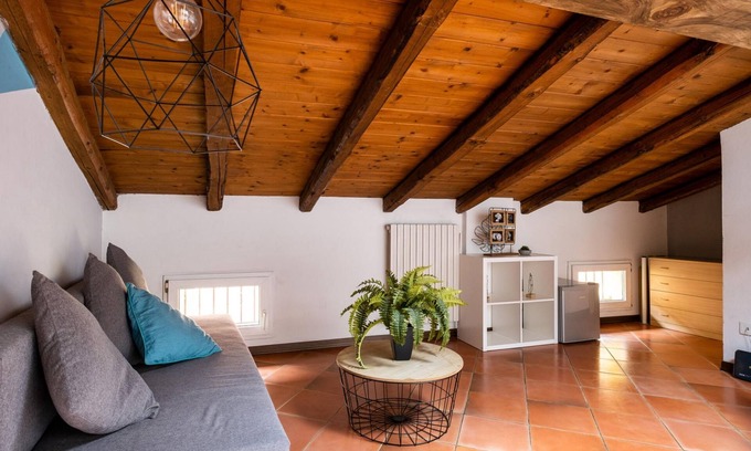 Historic Center Apartamento | Mansardina Nosadella 9 by Wonderful Italy