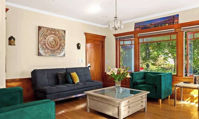 Elmwood Casa | Mansion BEST luxury home Berkeley Event Space 16+