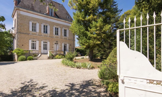 Brouchaud Casa | Mansion with large garden and swimming pool