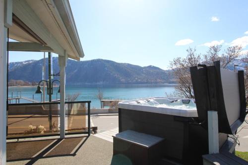 Manson Casa | Manson Lake House