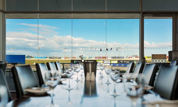 Melton South Hotel | Mantra Melbourne Melton