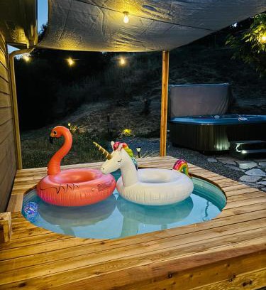 Mariposa Casa | Manzanita Hill-35 miles to Yosemite, 10 miles to Mariposa with 8 person spa
