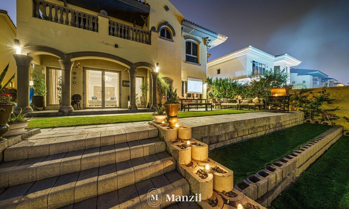 Palm Jumeirah Villa | Manzil -Exquisite 5BR Villa in Palm w Beach Access