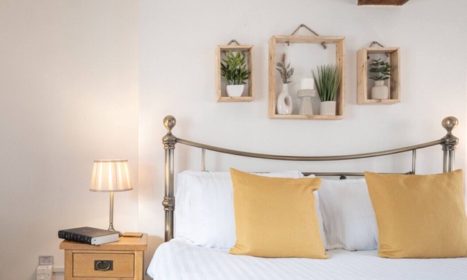 Chipping Norton Cabaña | Maple Cottage - Beautiful 2BD Home, Perfect For Family Retreat