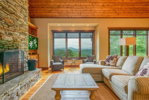Pisgah Forest Casa | Maple Cottage in Sutton Knob