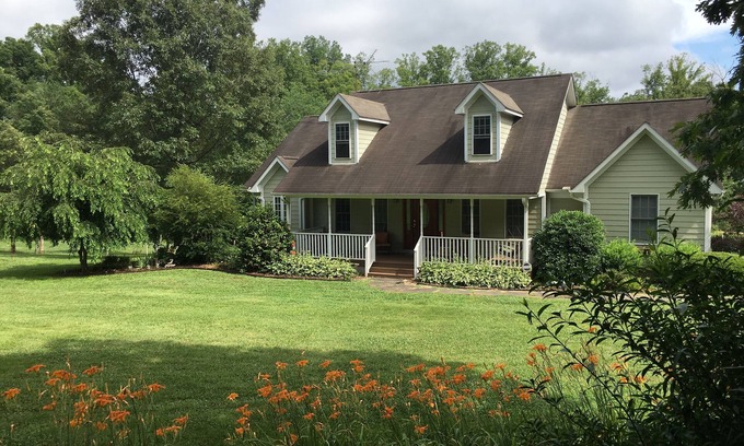 Rutherfordton Casa | Maple Creek Farm - Las hojas de otoño alcanzan su punto máximo