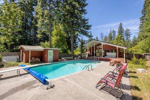 Leavenworth Casa | Maple Leaf Lodge by NW Comfy Cabins