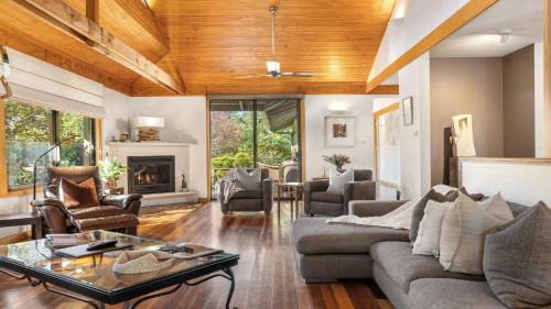 Pokolbin Casa | Maple Manor - The Vintage Holiday Houses