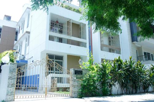 South Extension Casa | Maplewood Guest House, Neeti Bagh, New Delhiit is a Boutiqu Guest House