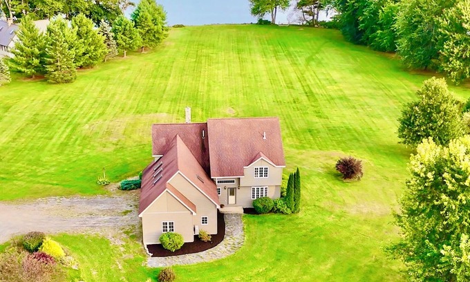Newport Casa | Maplewood Lakehouse in Newport