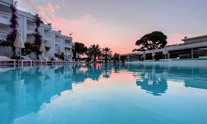 Nea Makri Hotel | Marathon Beach Resort