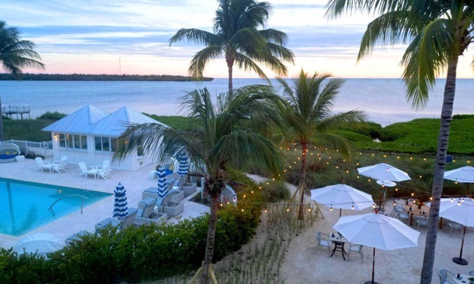 Marathon Apartamento | Marathon Beachfront Suite | 1BR Veranda +Luxe Bath