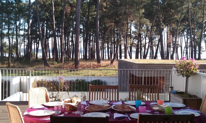 Isla de Arosa Apartamento | MARAVILLOSO DUPLEX EN ISLA, SOBRE LA PLAYA, CON TERRAZA y JARDÍN