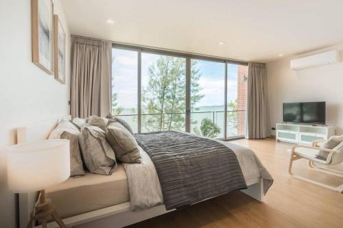 Bang Lamung Villa | Marbella Beachfront Pattaya 3BR