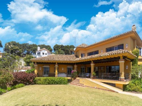 Urbanización Hacienda las Chapas Casa | Marbella Family Getaway