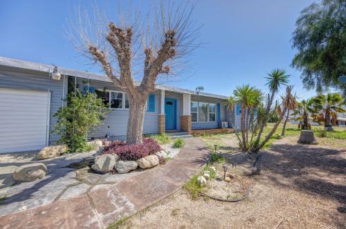 Cabazon Casa | @ Marbella Lane - 4BR Near Morongo Casino & Outlet Ldry+P