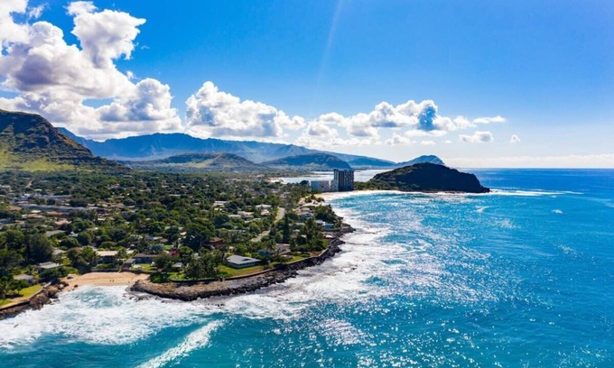 Makaha Valley Casa | @ Marbella Lane - 4BR w/ Splendid MT + Ocean Views