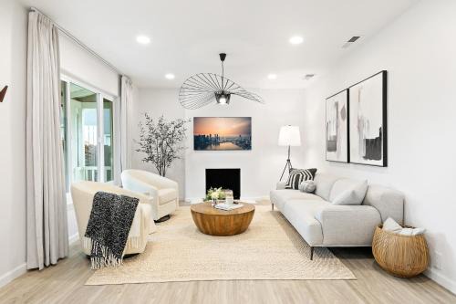 San Jose Casa | @ Marbella Lane - Charming and Modern Home in SJ