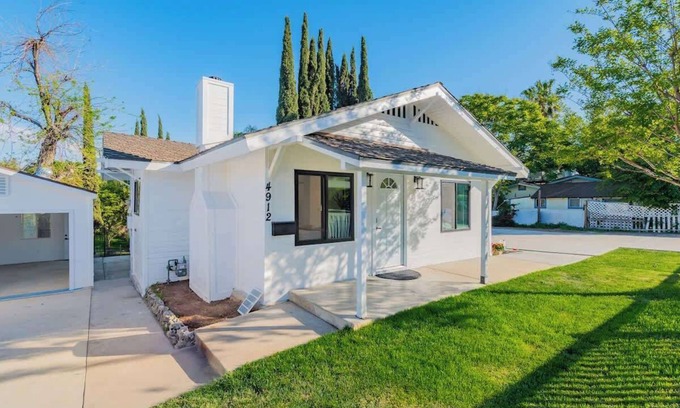 Yorba Linda Casa | @ Marbella Lane - Classy 3BR Jewel w/Open Vibe