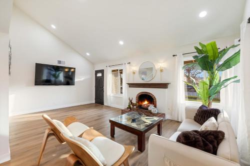West Covina Casa | #Marbella Lane - Cozy Gem Near Nature Trails