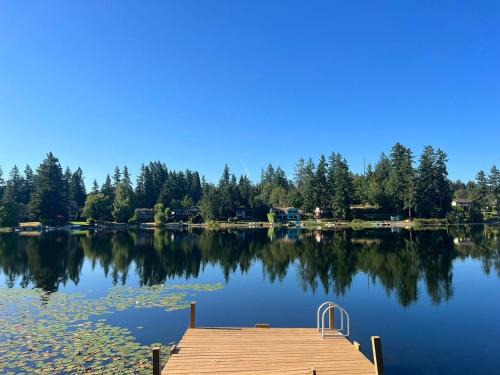Maple Heights-Lake Desire Casa | #Marbella Lane - Hidden Gem on Scenic Shady Lake